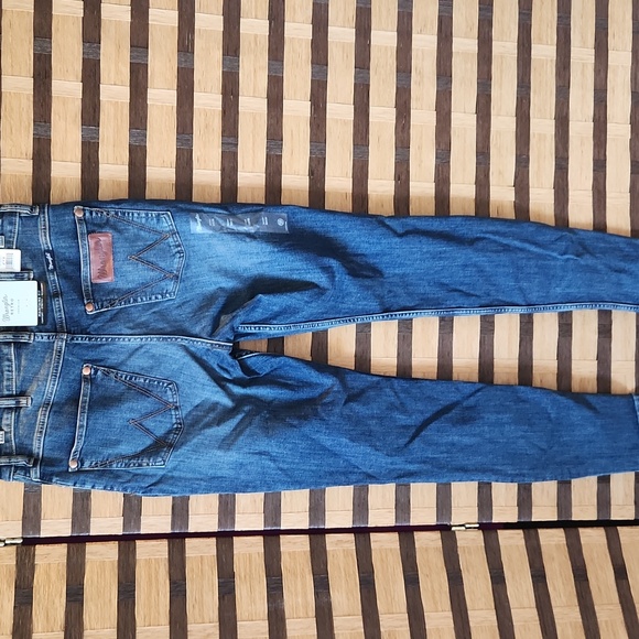 Wrangler  Slim Fit Indigo Jeans - Picture 5 of 9